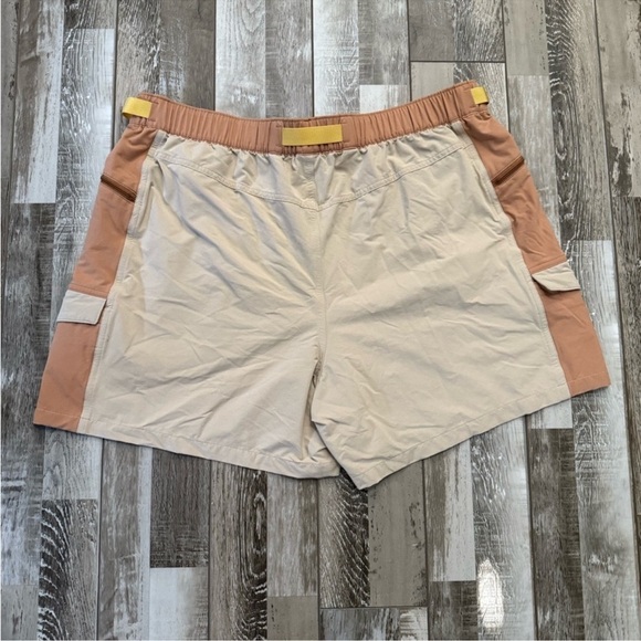 Patagonia Women's Outdoor Everyday 4" Shorts (Oar Tan) - Picture 3 of 9